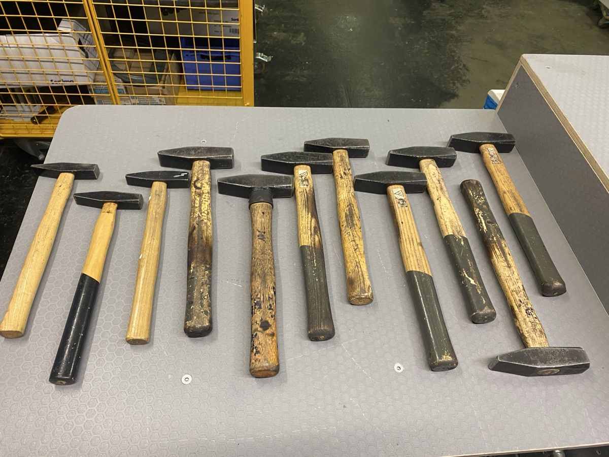 Alle Werkzeuge: Posten Schlosserhämmer – Gebraucht aus Wabern von HK-Design