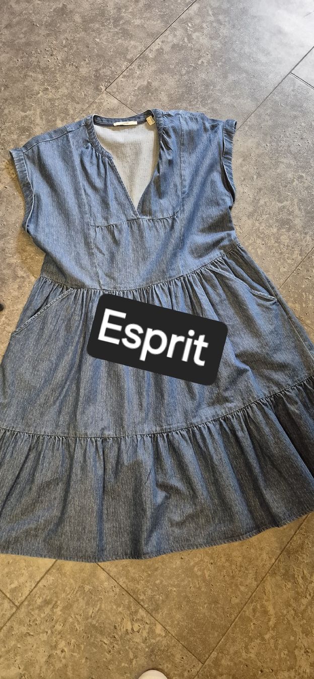 Lotti di vestiti: Lot de 7 Robes – Usato da Cortaillod venduto da ramssa