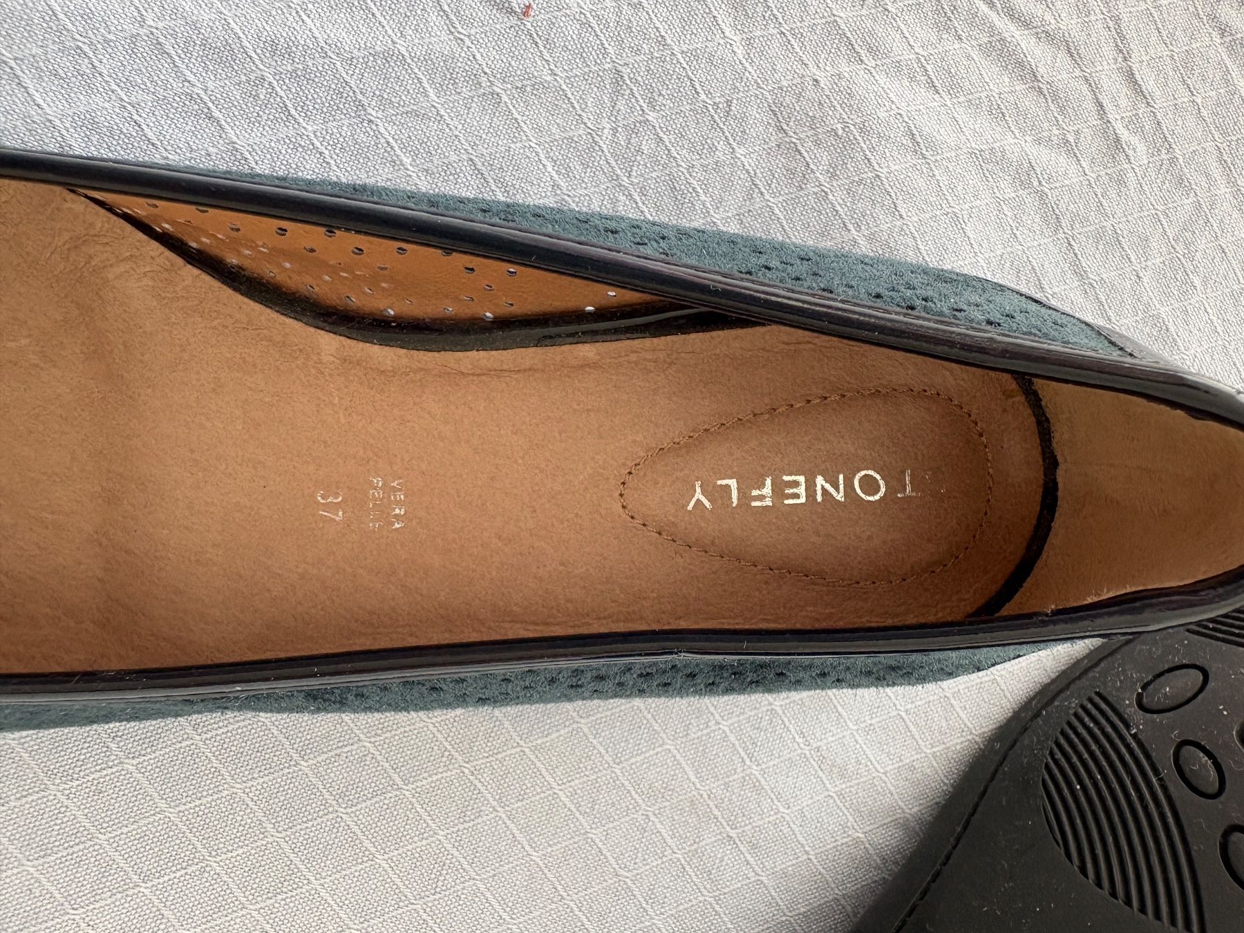 Damenschuhe: Pumps m.Keilabsatz, Gr. 37/ Velour-/Lackleder – Gebraucht aus Dübendorf von nerino03 1