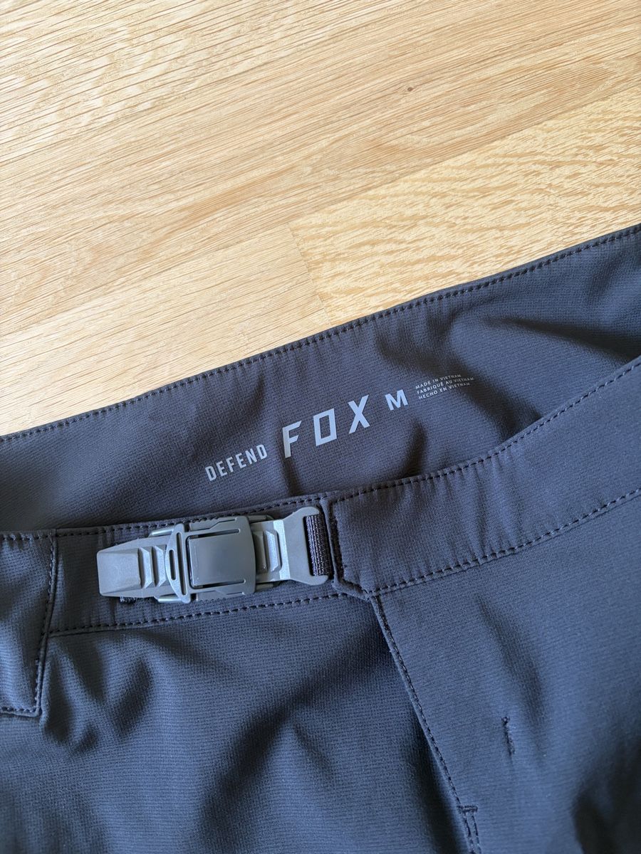 Fox Pantaloni: Fox Defender Bikeshort Damen – Nuovo (secondo la descrizione) da Hasliberg Hohfluh venduto da kus_5wpz 2