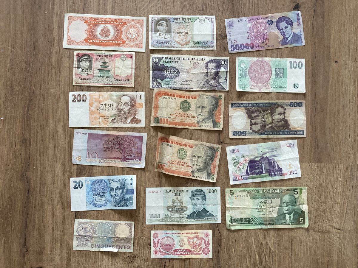 Billets de banque: 17 billets de banque étrangers – D'occasion à Ostermundigen par flo_j2qz