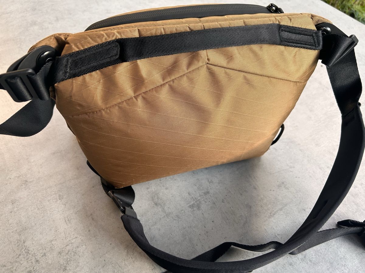 Taschen: Peak Design Everyday Sling 3L beige – Gebraucht aus Urtenen-Schönbühl von tiptog 1