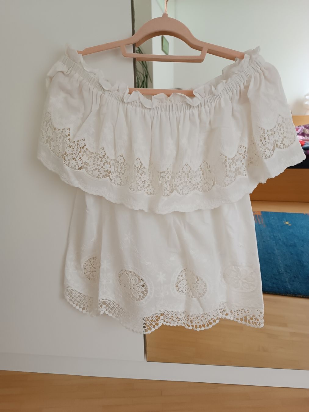 Camicette: Bluse mit Carmenausschnitt – Usato da Basel venduto da kau_d97h