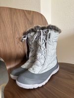Cozy winter boots with fur trim, Size 40 like new