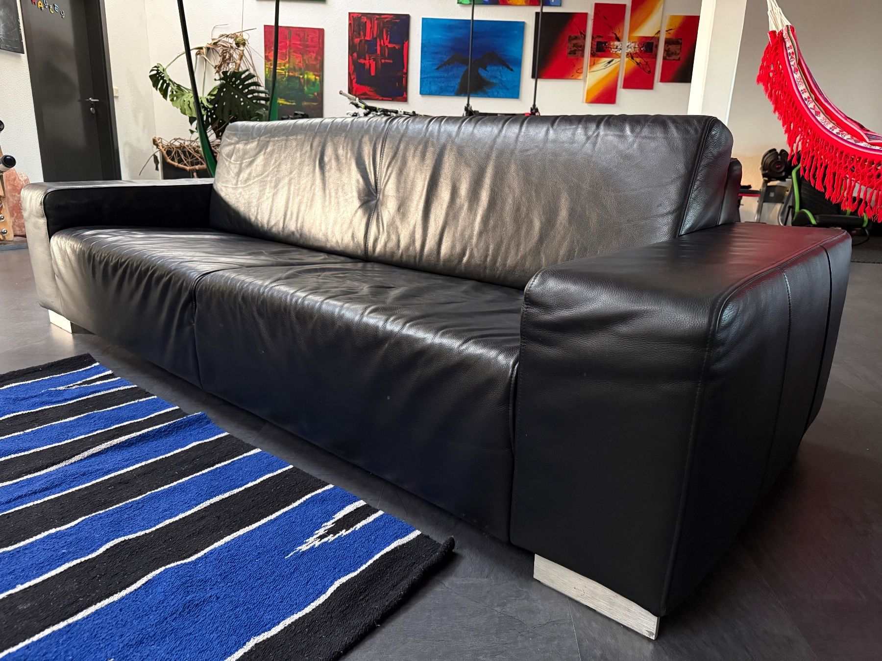 Divani: Minimalistisches Designer Sofa aus schwarzem Echtleder – Usato da Müllheim Dorf venduto da Raphael88swiss 2