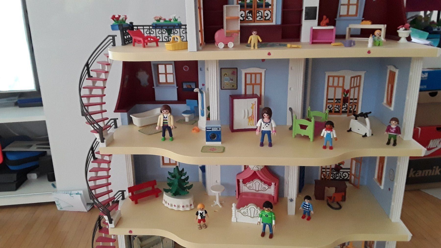 Playmobil Giocattoli: Playmobil modernes wohnhaus inkl einrichung – Nuovo (secondo la descrizione) da Dagmersellen venduto da L.Ga.