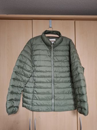 s.Oliver Jacke Gr. 48, olivgrün, Steppjacke, Übergangsjacke