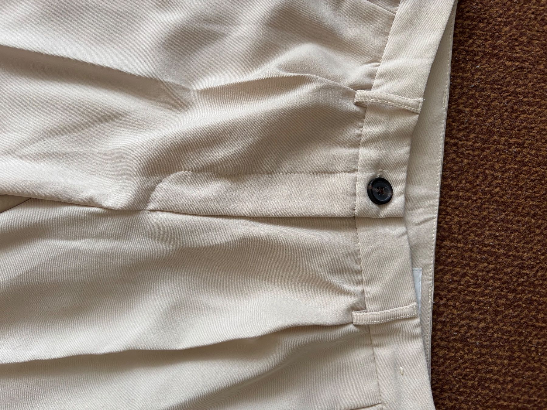 Lotti di vestiti: Beige Suit – Nuovo (secondo la descrizione) da Confignon venduto da Second_Hand_Ch 6