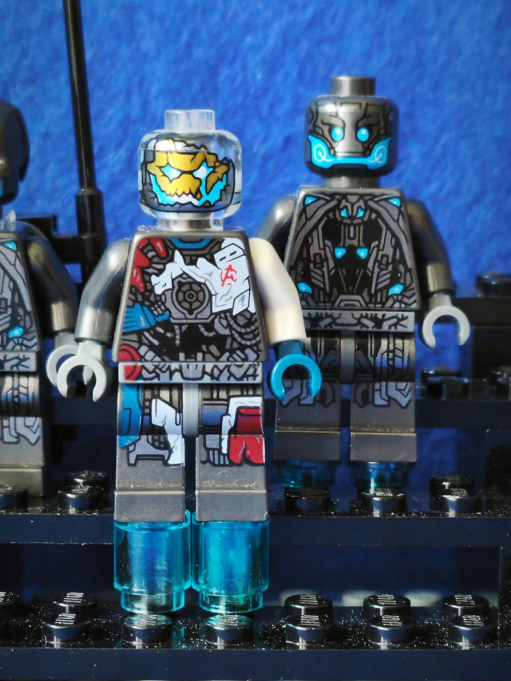 Lego Spielzeuge: Lego, Marvel Super Heroes , verschiedene Ultron Figuren – Gebraucht aus Emmenbrücke von Seppali 2