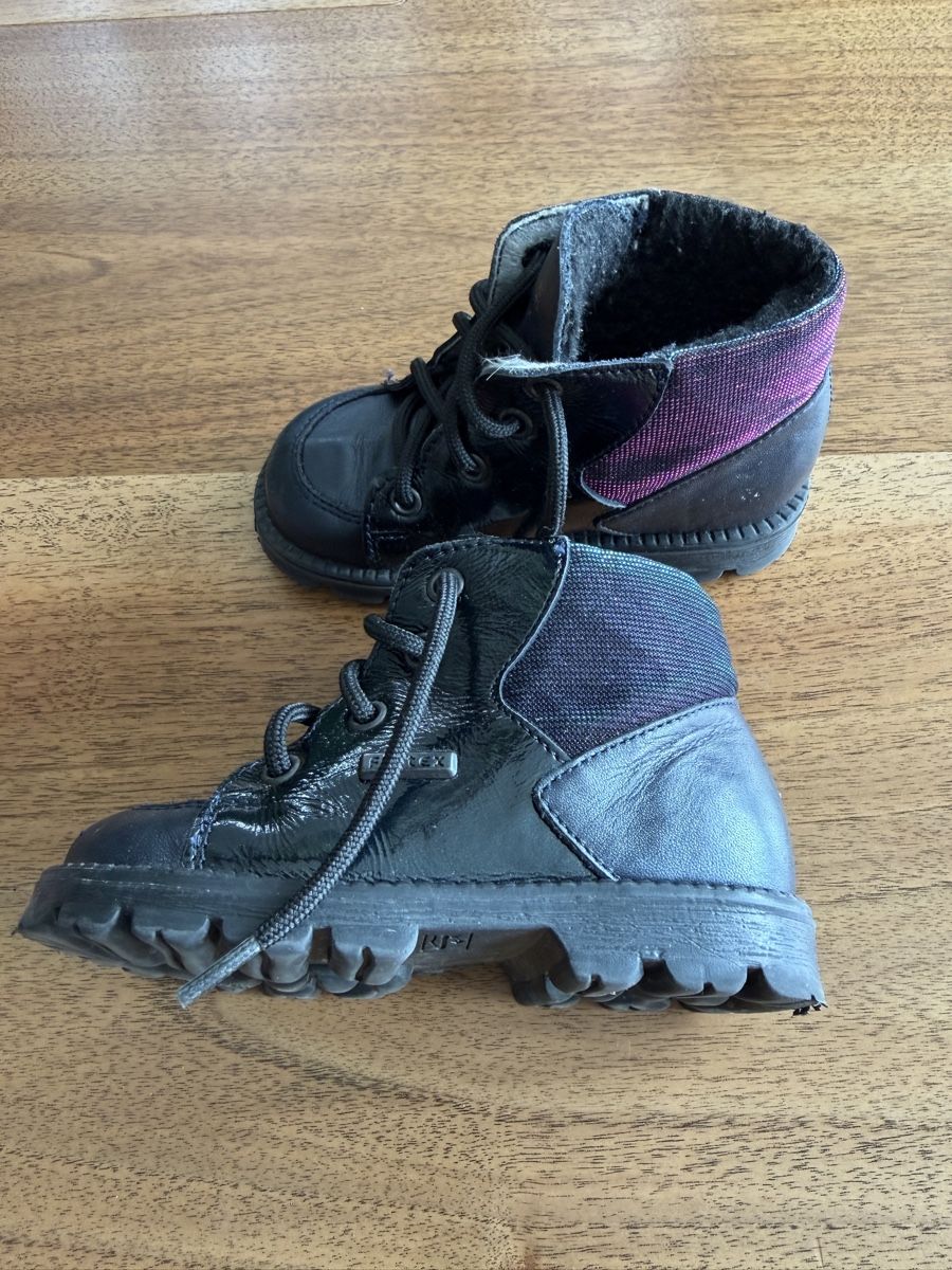 Schuhe für Mädchen: Gefütterte Boots Gr. 22  – Gebraucht aus Engelburg von Annis_Crew 1