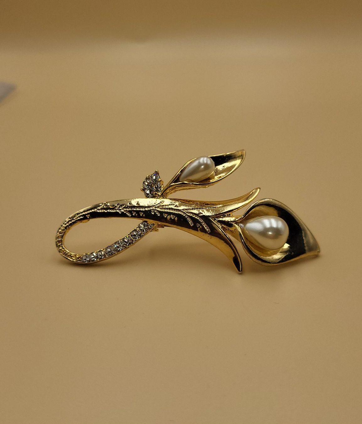 Spille & Fermagli: Goldene Brosche mit Perlen und Strass – Usato da Wald ZH venduto da SwissPawnshop 5