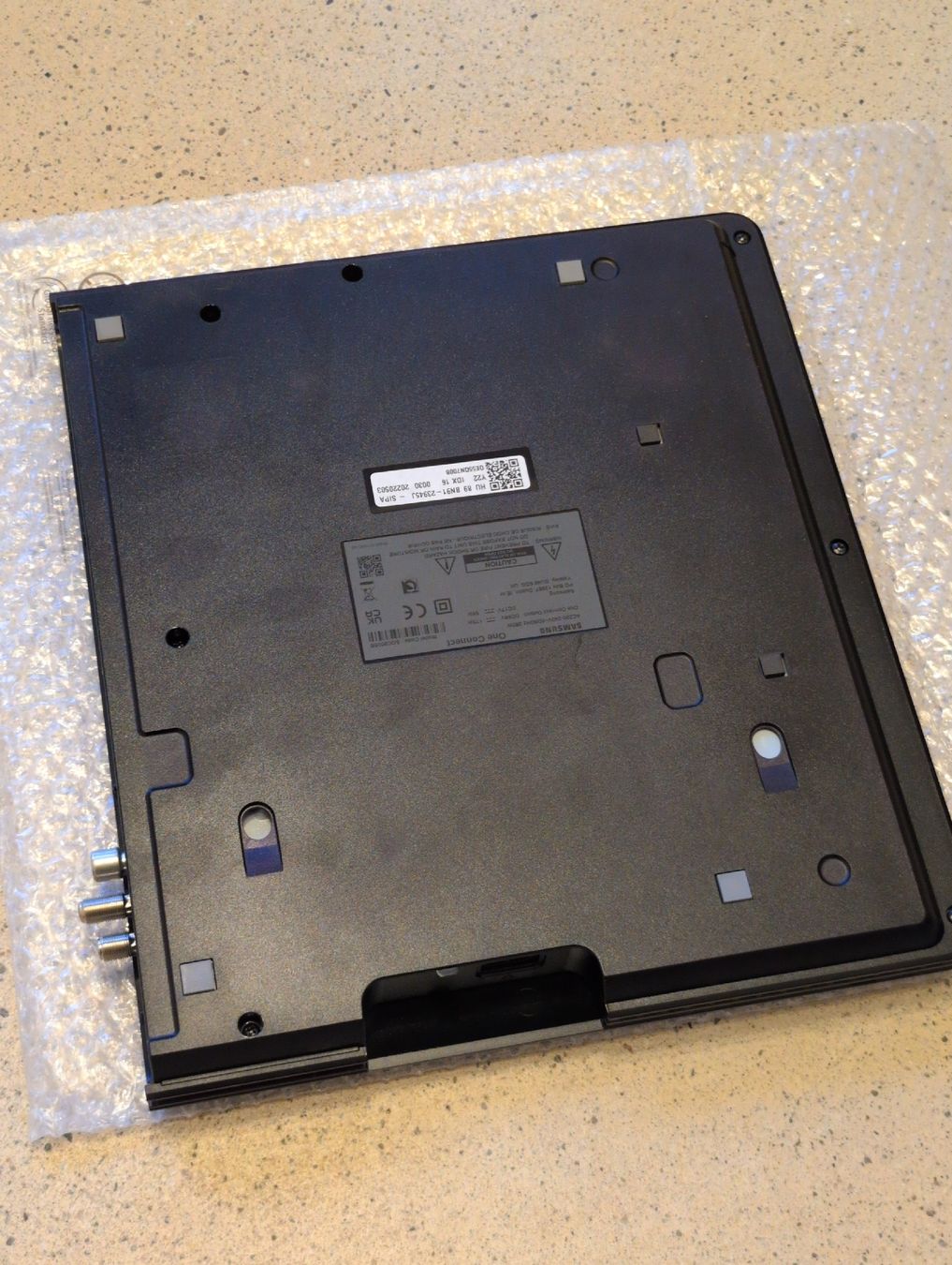 Samsung Televisori: Samsung One Connect Box 8K QE55QN700B – Usato da Winterthur venduto da christianmaeder 1