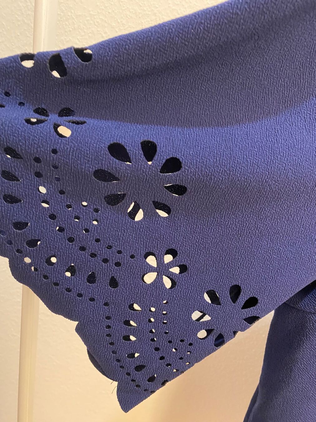 Shein Kleider: Kleid mit Stanzungen blau Gr. 56 / 58 / 60 – Gebraucht aus Pratteln von a23_j2gs 4