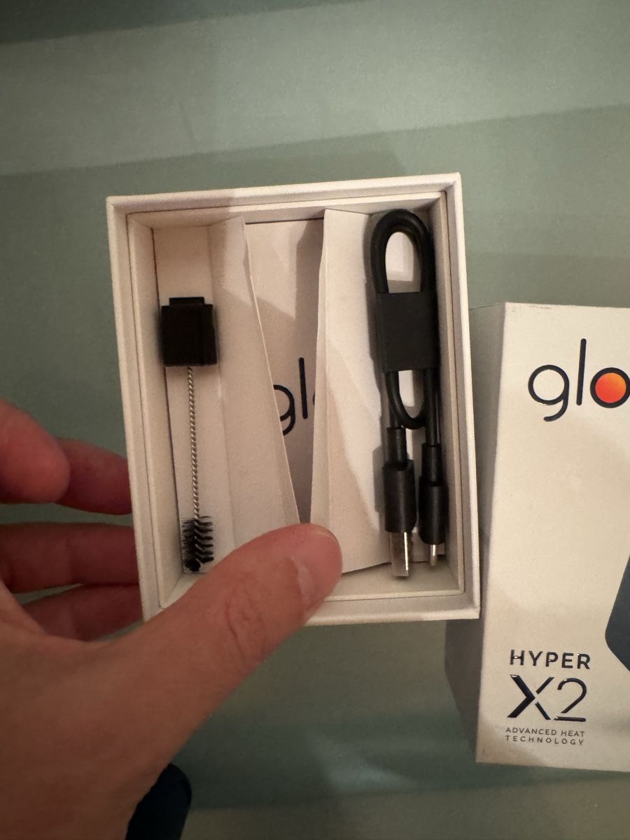 Glo Altri Prodotti per fumatori: Glo Hyper X2 Tabakerhitzer dunkelblau mit Zubehör – Usato da Cham venduto da Svetlana30 2