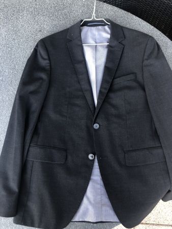 schwarzer, eleganter Anzug