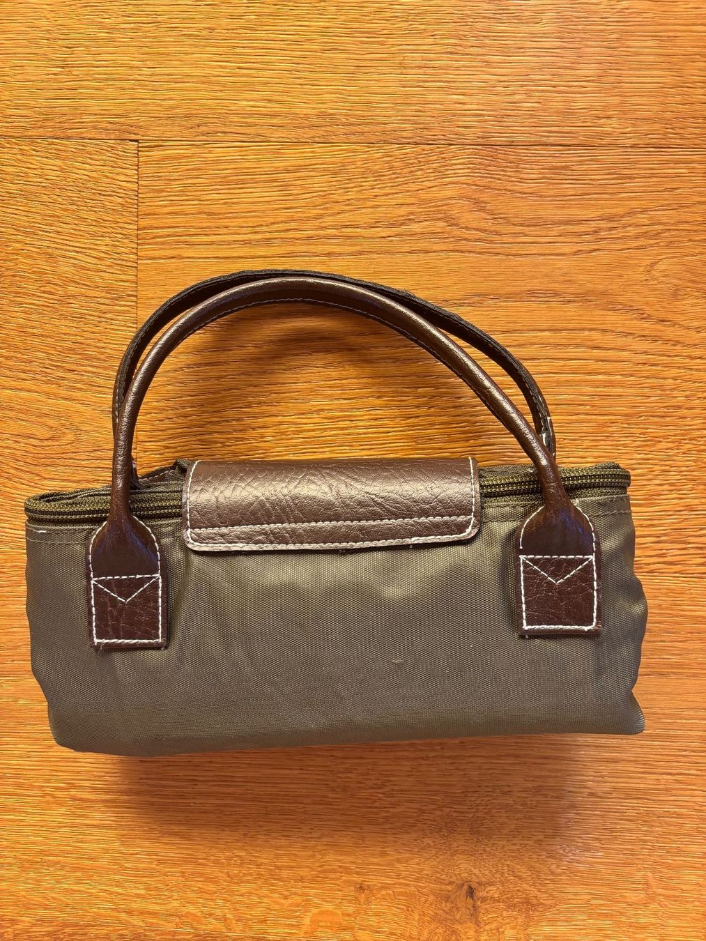 Taschen: Weekender Nylon olivgrün – Gebraucht aus Stallikon von Rsiri 2