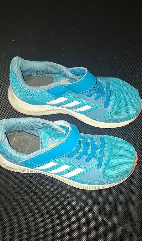 Scarpe per ragazzi: Adidas Kinder Turnschuhe  – Usato da Liestal venduto da Tryit.71