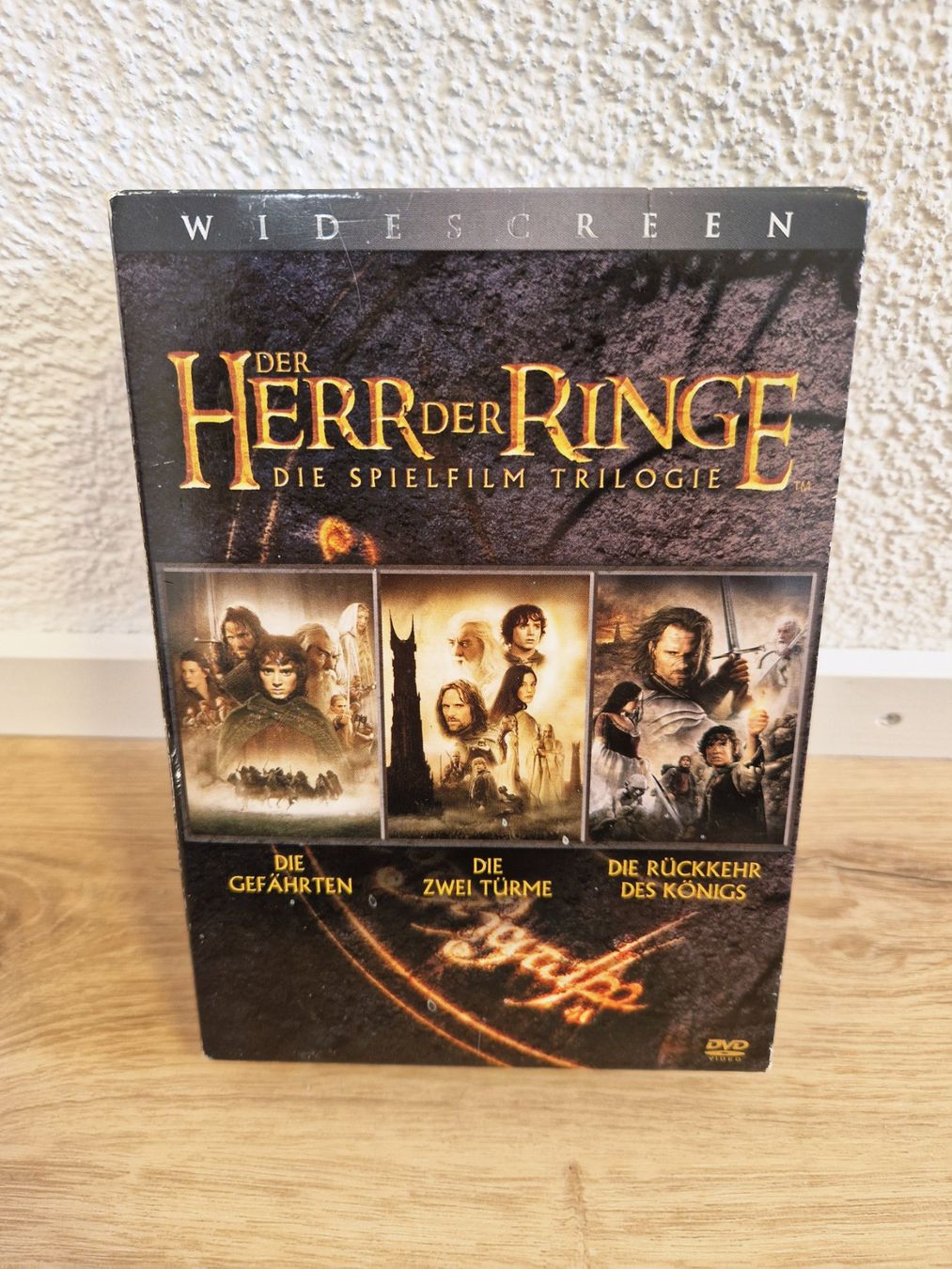 Tutti i DVDs: Der Herr der Ringe DVD Trilogie Widescreen Box Set – Usato da Schaffhausen venduto da thugNme