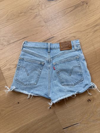 Levi's Shorts Damen Grösse 25 hellblau guter Zustand