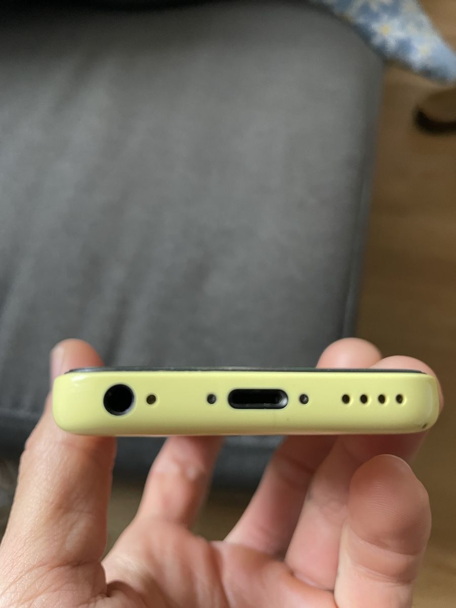 Apple Portables: Iphone 5c Yellow mit Originalverpackung – Défectueux à Niederdorf par ciritungol 2