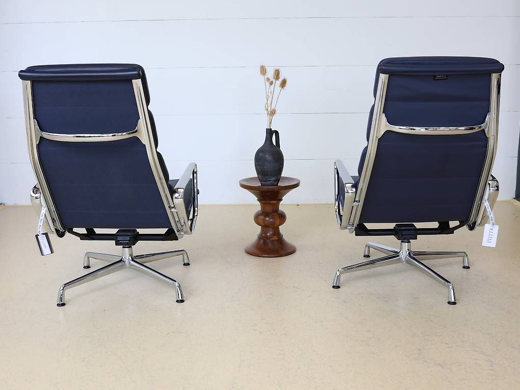 Eames Poltrone: Vitra EA 222 Soft Pad Sessel | Dunkelblau Leder – Usato da Meinisberg venduto da atelier_TILIJA 3