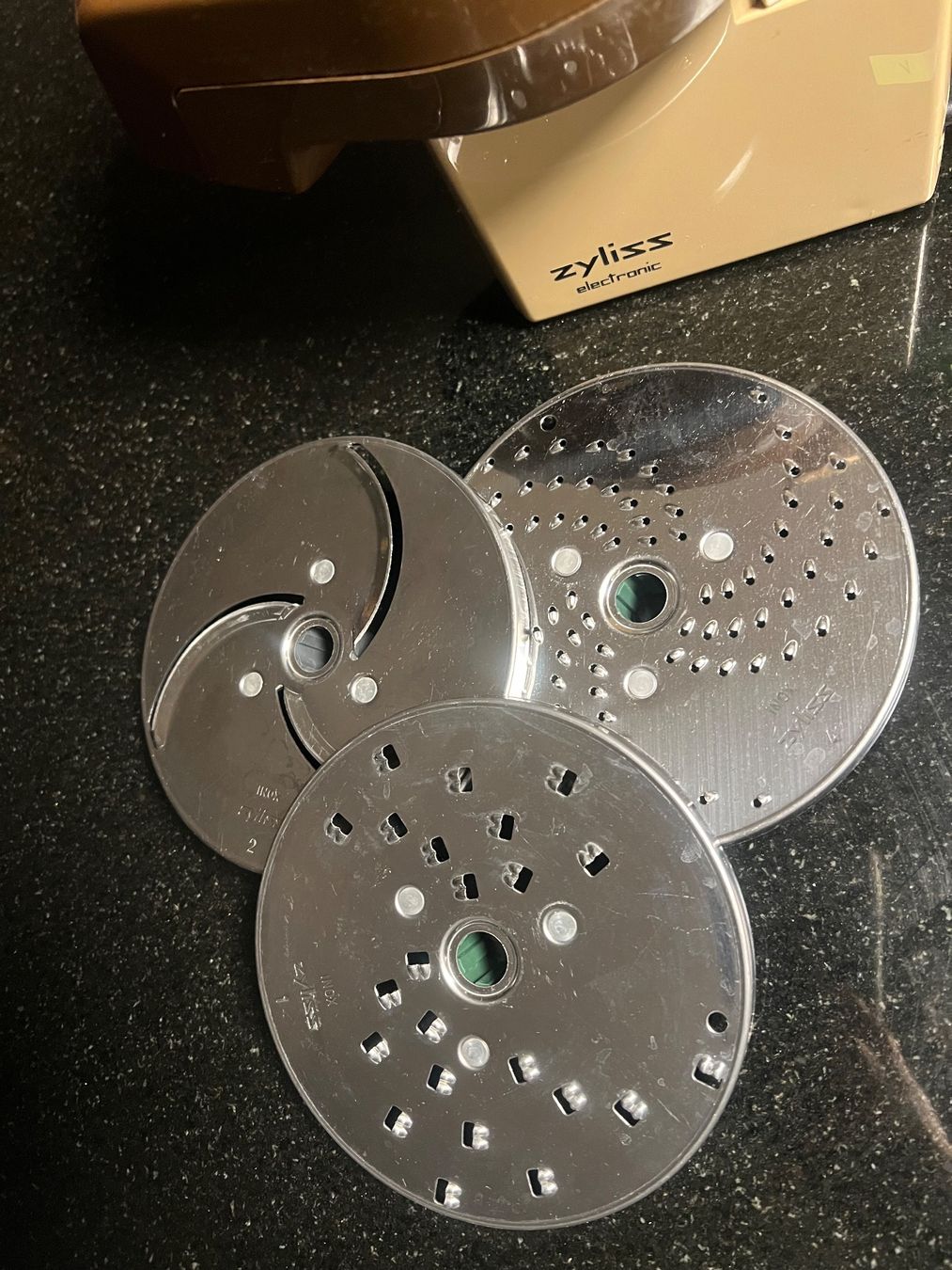 Zyliss Elettrodomestici da cucina: Zyliss electronic Gemüseschneider mit 3 scheiben – Usato da Glattpark(Opfikon) venduto da Kristina.swiss 1