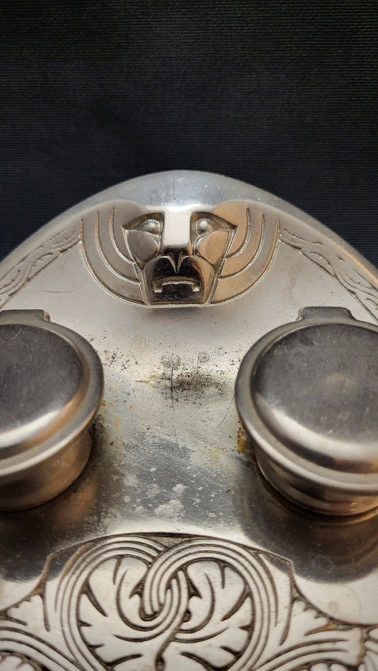 Figuren: Antikes Jugendstil-Tintenfässli mit Loöwe – Gebraucht aus Basel von spinne02 1
