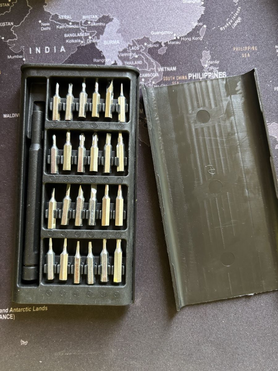 Tutti gli attrezzi: Mini Schraubenzieher Set mit 25 Aufsätzen  – Nuovo (secondo la descrizione) da Nottwil venduto da jon_wg27