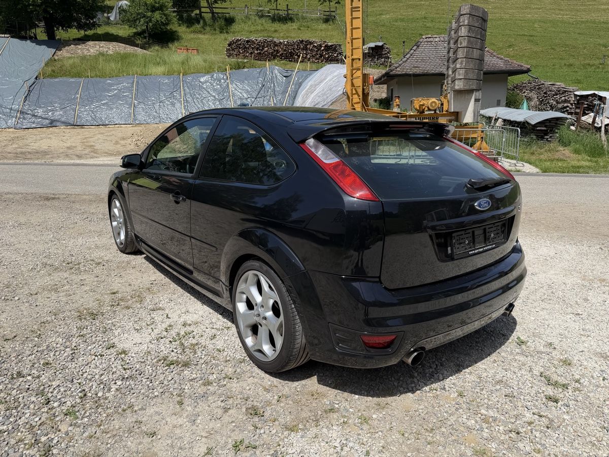 Ford Autos: Ford Focus ST 2.5   – D'occasion à Trubschachen par mei_yhb2 5