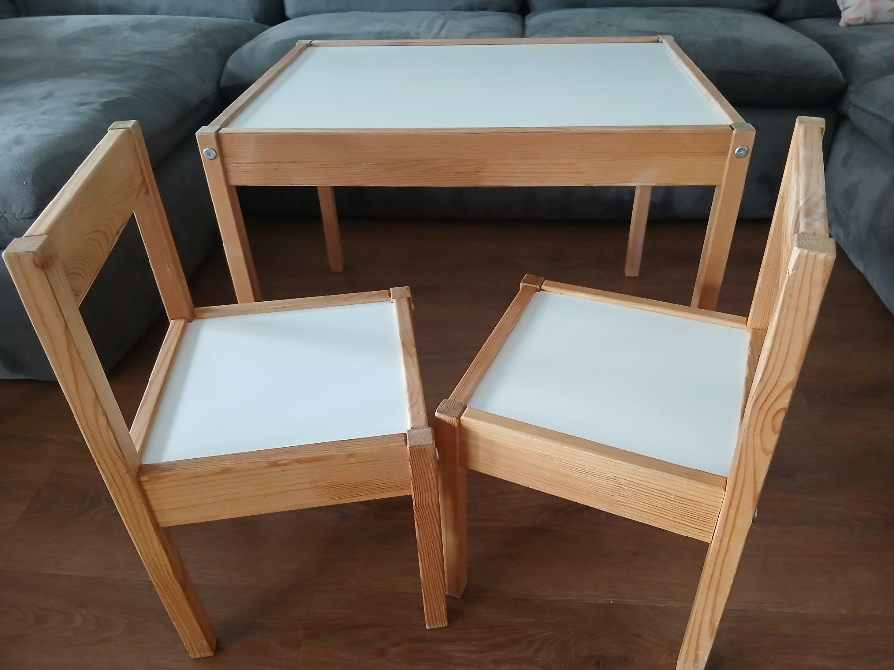 Ikea Tables: Kindertisch mit Stühlen von IKEA – D'occasion à Bronschhofen par magda_m
