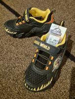 Neue Jurassic World Sneaker mit Blinkfunktion! In Grösse 30!