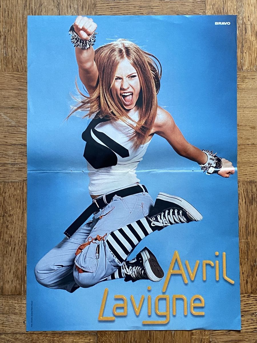 Foto & Immagini: 2 Poster von Avril Lavigne – Usato da Lengnau BE venduto da most45