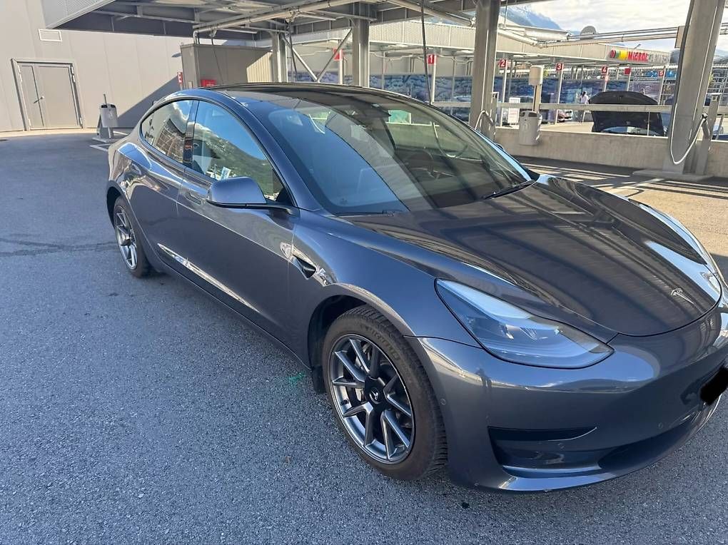 Tesla Automobili: Tesla Model 3 RWD – Usato da Arbaz venduto da CicciStore