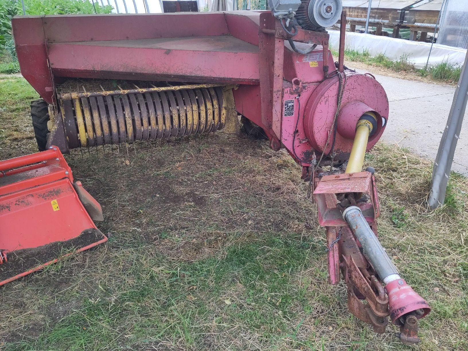 New Holland Tutte le macchine: Kleinballenpresse  – Usato da Steffisburg venduto da repondq