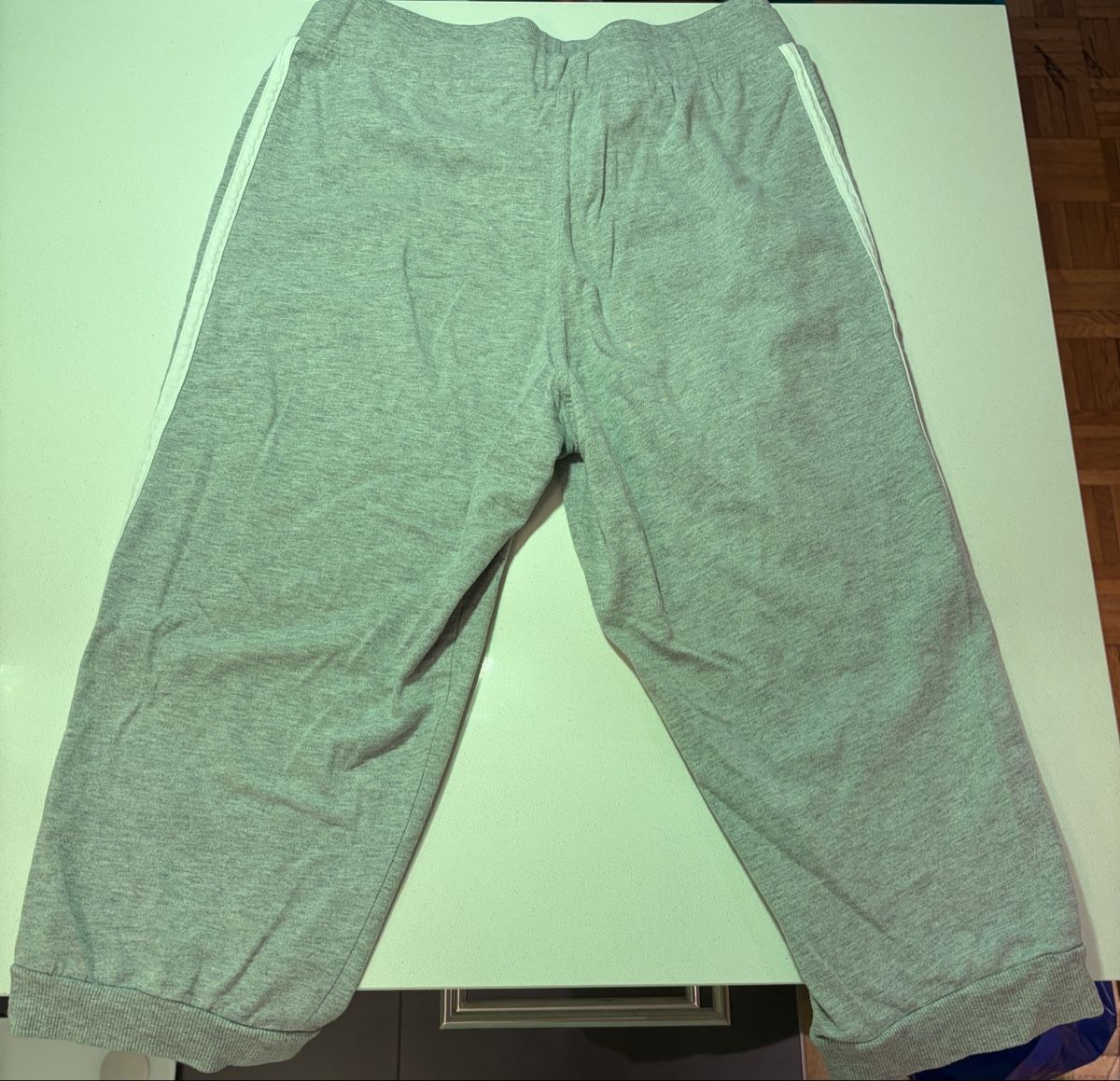 Adidas Hosen: Vintage Adidas Sporthose Capri  – Gebraucht aus Zürich von lar_dw7h 1