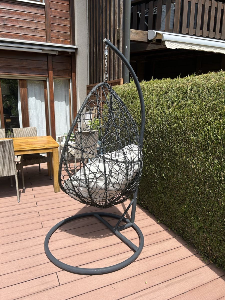 Poltrone pensili da giardino: Fauteuil suspendu oeuf noir avec coussin – Usato da Lausanne 26 venduto da cha_j7p6 2