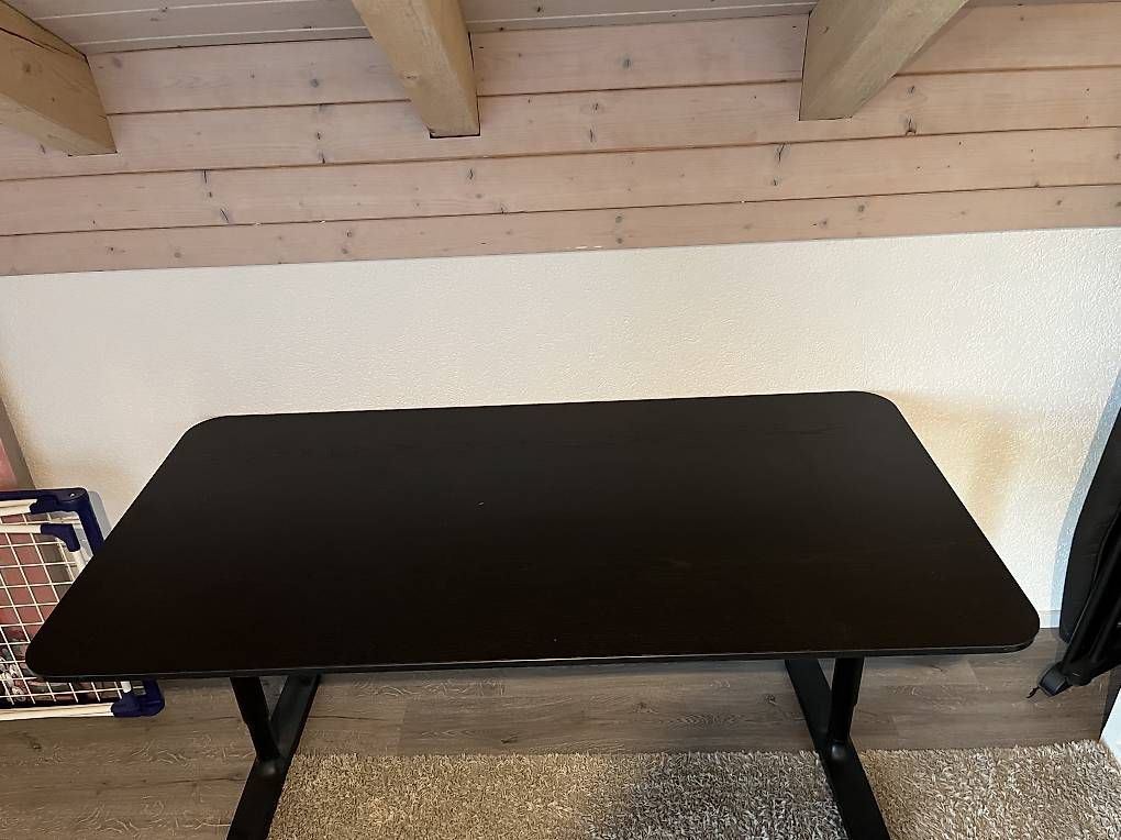 Bureaux: Schwarzer Schreibtisch zu verkaufen – D'occasion à Graben par kum_75v2 1