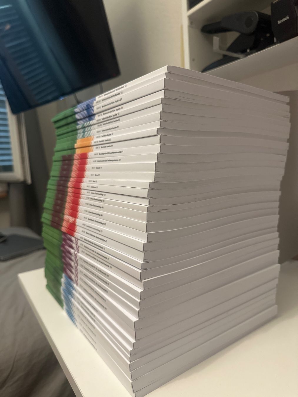 Livres: Lehrmaterialien AKAD Berufsmatura – D'occasion à Brugg AG par orn_vz7l 1