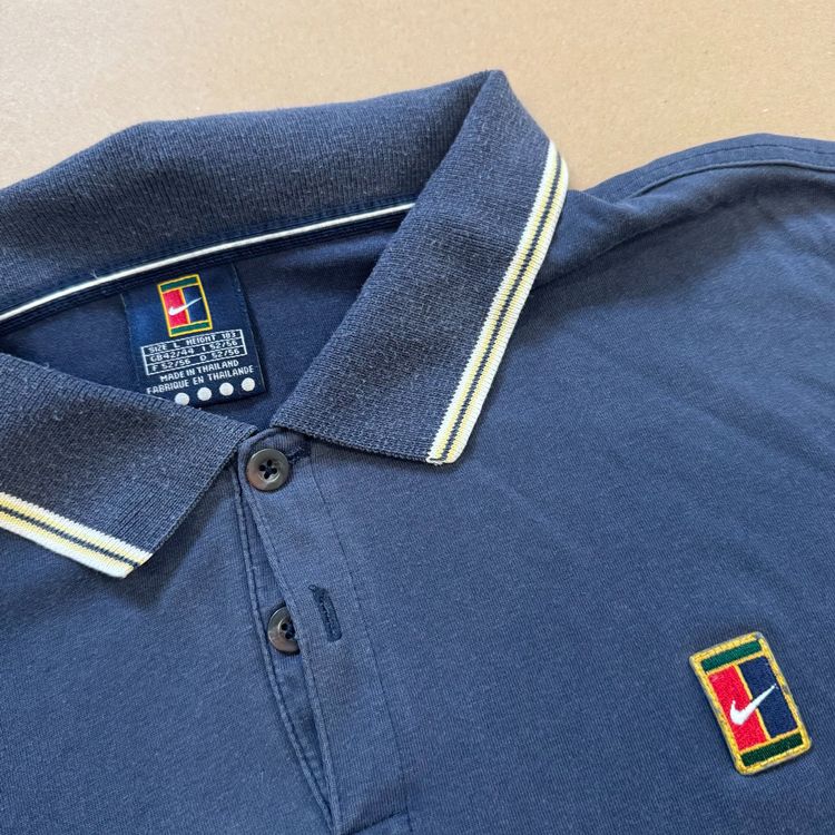 Nike Magliette Polo: Vintage Nike tennis oversized sommer polo (t-shirt retro) – Usato da Rheinfelden venduto da sourced_limited 1