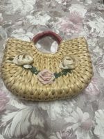 Sommer-Trend: Süsse Strohtasche mit Blumen