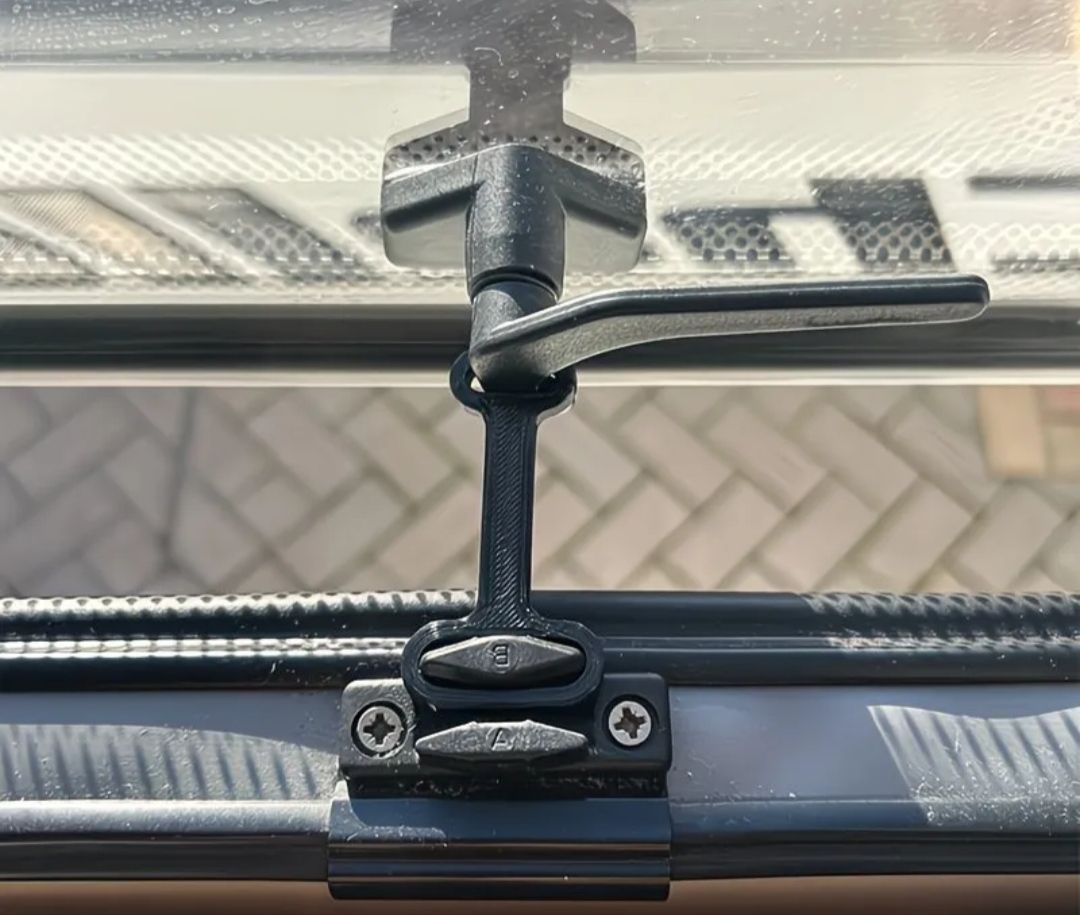 Veicoli da campeggio: Wohnmobil / Wohnwagen Fensterlüftungsbegrenzer – Nuovo e nell'imballaggio originale da Hohenrain venduto da cars77 1