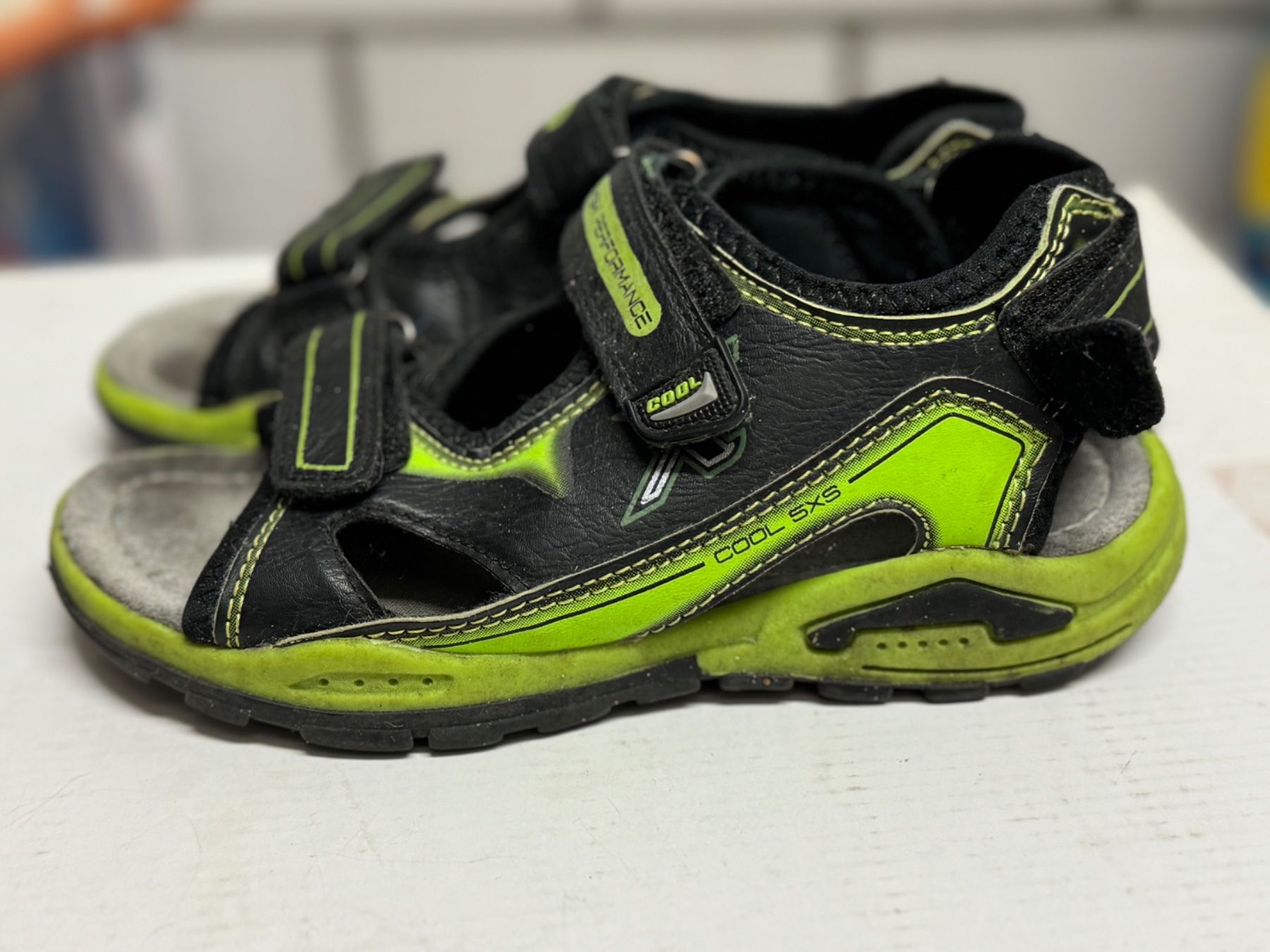 Scarpe per ragazzi: Sandale für Kinder, Grösse 32 – Usato da Sursee venduto da k12g223 1