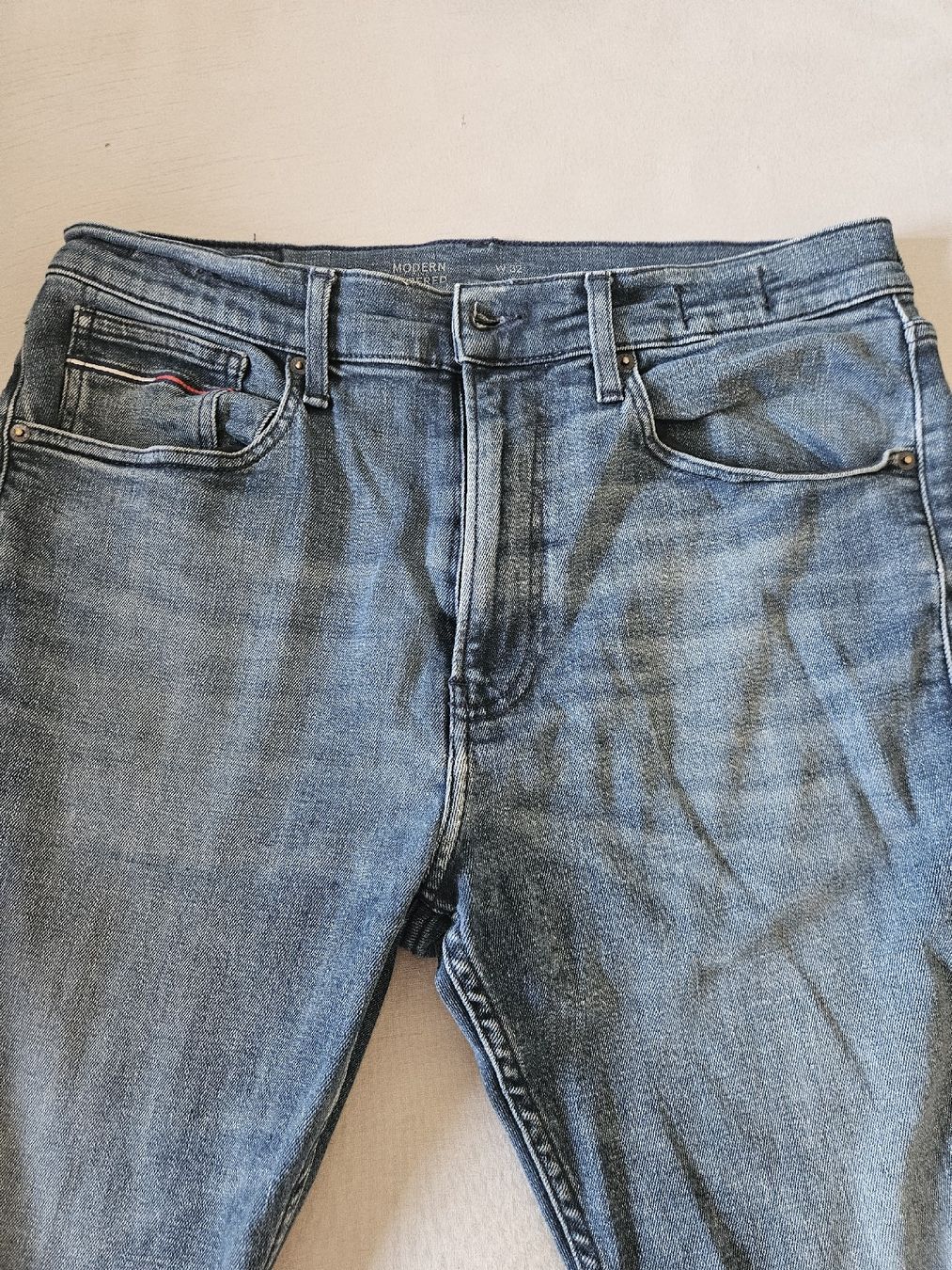 Tommy Hilfiger Jeans: Herrenhosen tommy jeans – Nuovo (secondo la descrizione) da Fehraltorf venduto da Nefi633