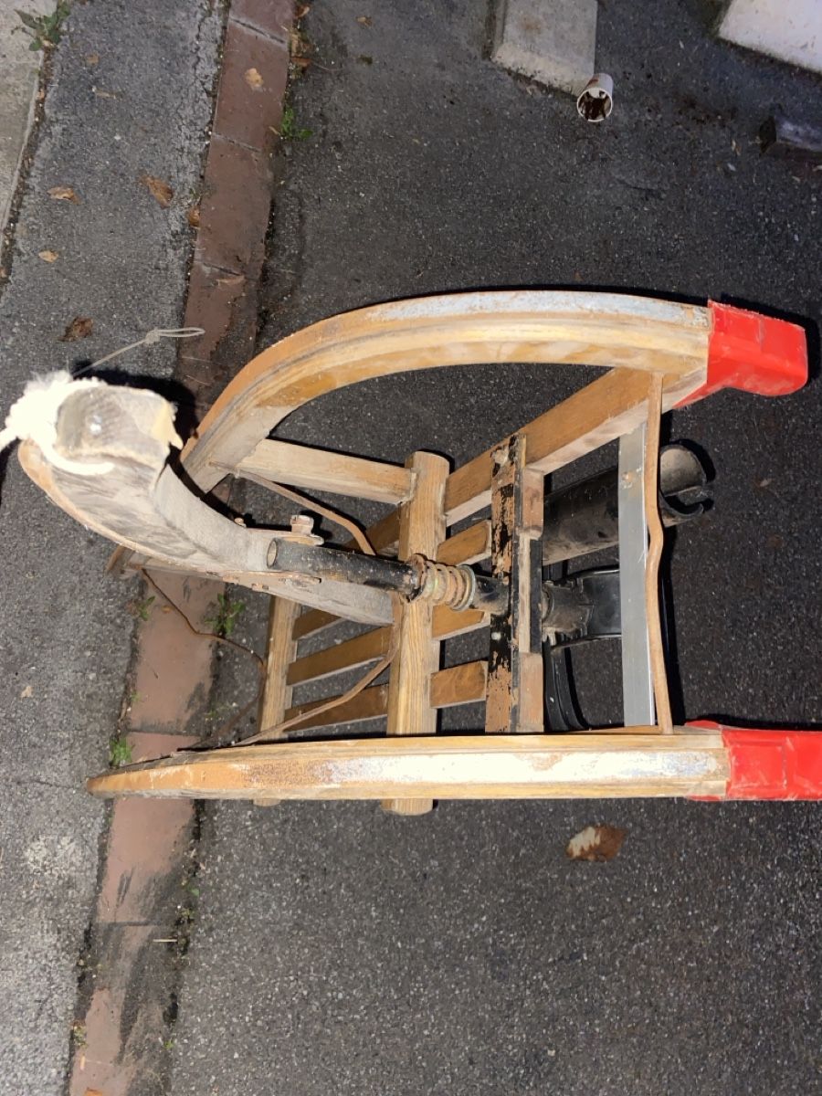 Schlitteln: Schlitten mit Steuer – Gebraucht aus Wettingen von vpr_9gz6 2