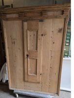 Antiker Holzschrank massiv – Restaurierungsprojekt Barock