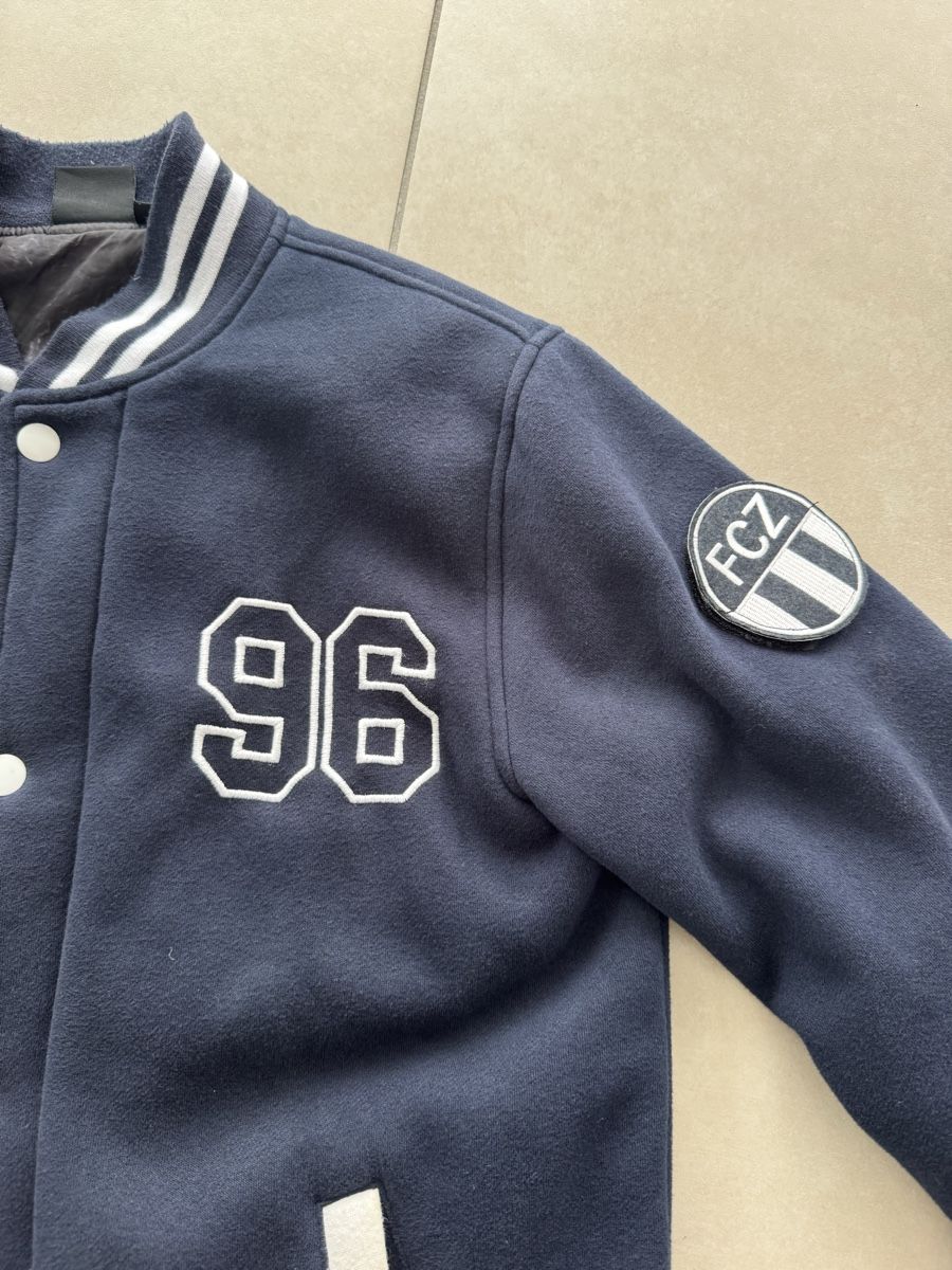 FCZ Giacche: FCZ College Jacke Grösse L, – Usato da Meierskappel venduto da kev_nn8q 1