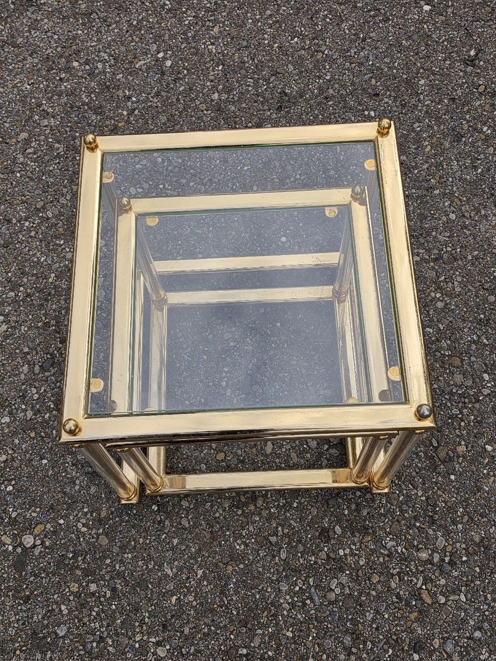 Set de table et chaises: Beistelltische Messing Glas 2er Set – D'occasion à Mettlen par elios0888 1