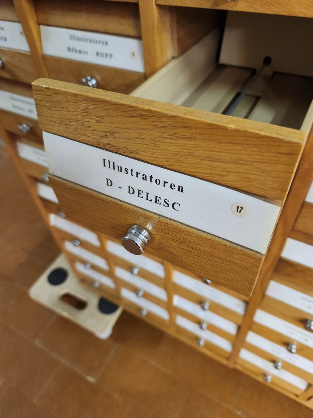 Cassettiere: Vintage Schubladenmöbel – Usato da Lichtensteig venduto da Usedinstorecom 5