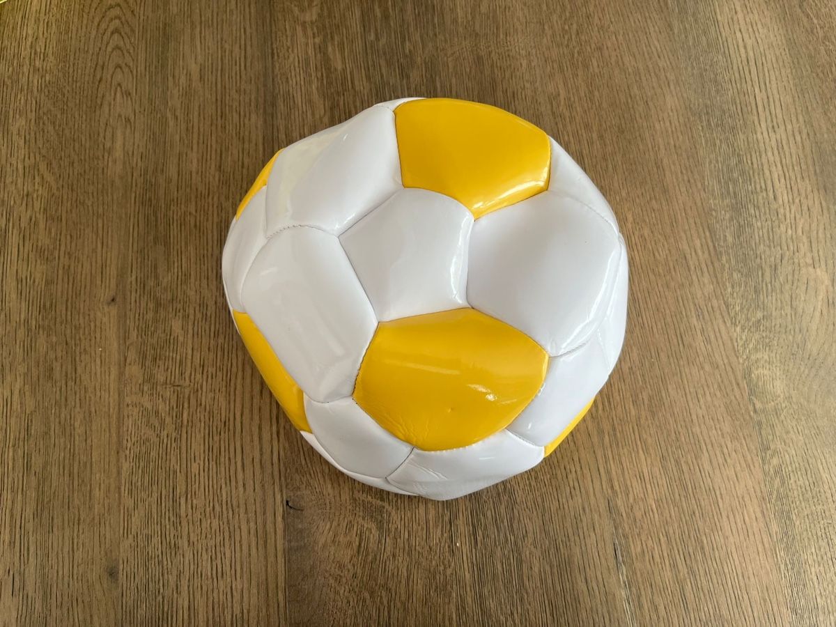 Bälle: NEU - Football - Gelb – Neu und originalverpackt aus Hüttikon von abarb 1