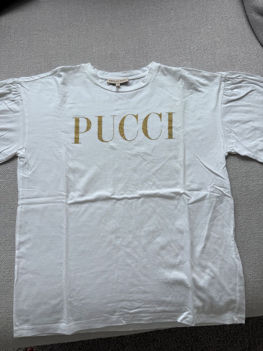 Emilio Pucci T-shirt: Pucci T-Shirt mit Puff-Ärmeln Gr. S – Usato da Herrliberg venduto da jan_lp69 1